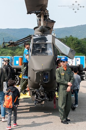 眼鏡蛇武裝直升機(jī)的多管機(jī)炮，