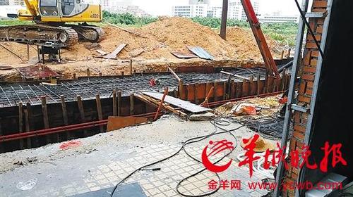 深圳臺(tái)風(fēng)夜工地違規(guī)開工 一工人被重物砸身亡