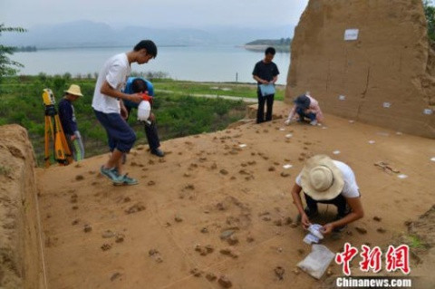 圖為懷來(lái)盆地南家溝遺址發(fā)掘現(xiàn)場(chǎng)。 牛東偉 攝