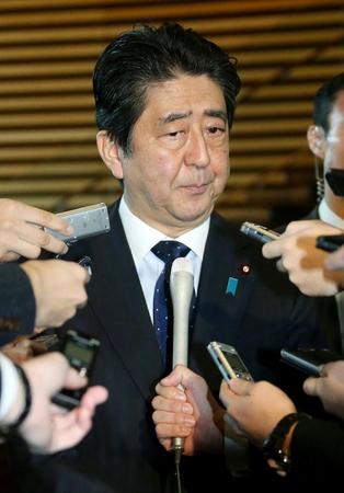 日本首相安倍晉三在東京官邸接受采訪。（新華/法新）