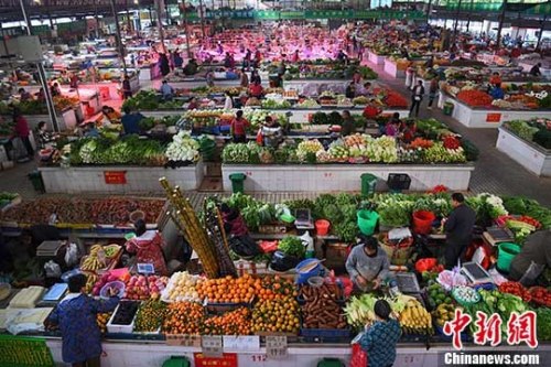 資料圖：市民購新鮮蔬菜。 <a target='_blank' href='http://www.chinanews.com/'>中新社</a>記者 胡雁 攝