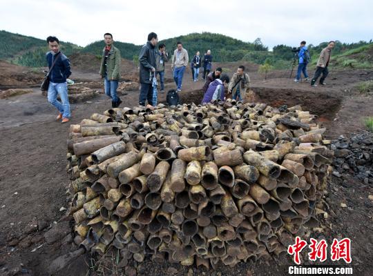 桐木嶺遺址出土的坩堝?！⊥ㄓ崋T 歐陽常海 攝