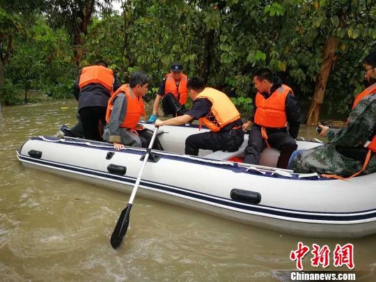 廣州花都區(qū)突發(fā)特大暴雨遭遇20年一遇洪水