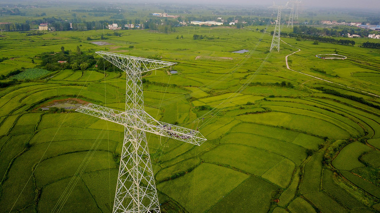 昌吉-古泉±1100千伏特高壓直流輸電線路河南段進(jìn)入架線施工階段