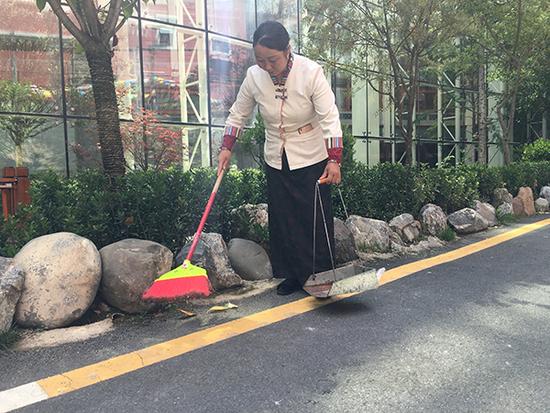 九寨溝震后一個月:景區(qū)仍關閉 店鋪生意大不如前