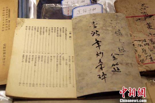 《烹飪千種》一書中，有“李鴻章炒雜碎”等直隸官府菜的烹飪方法?！∮诳×?攝