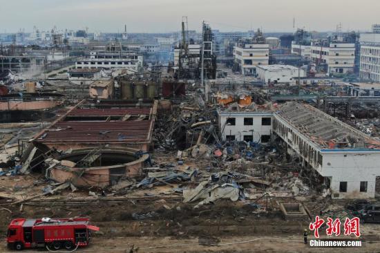 3月22日，江蘇鹽城響水縣陳家港鎮(zhèn)江蘇天嘉宜化工有限公司爆炸核心周邊一企業(yè)一片狼藉。<a target='_blank' href='http://www.chinanews.com/'>中新社</a>記者 泱波 攝