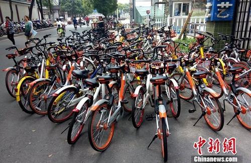 資料圖：江西南昌一共享單車停放點(diǎn)。 <a target='_blank' href='http://www.chinanews.com/'>中新社</a>記者 劉占昆