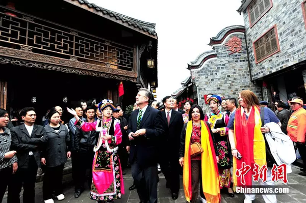 2011年4月19日，中國(guó)四川國(guó)際文化旅游節(jié)在汶川縣水磨鎮(zhèn)開(kāi)幕。中新社記者 安源攝