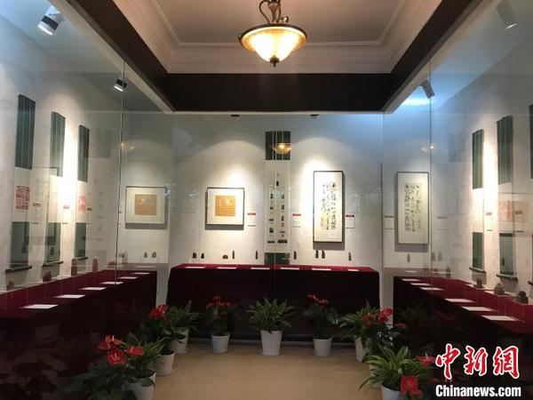 “西湖‘印’記篆刻藝術(shù)展”杭州開展呈現(xiàn)明代“西湖十景”