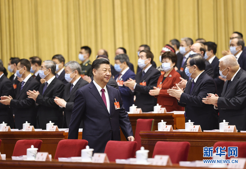 3月5日，第十三屆全國(guó)人民代表大會(huì)第四次會(huì)議在北京人民大會(huì)堂開幕。這是習(xí)近平步入會(huì)場(chǎng)。 新華社記者 鞠鵬 攝